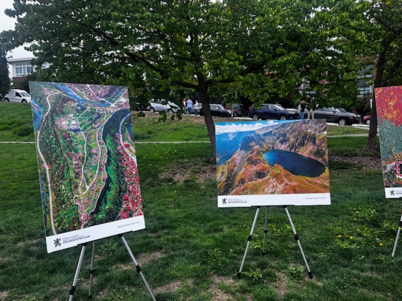 The "Bulgaria from a Bird's Eye View" Exhibition Attracts Attention in Vancouver During Independence Day Celebrations